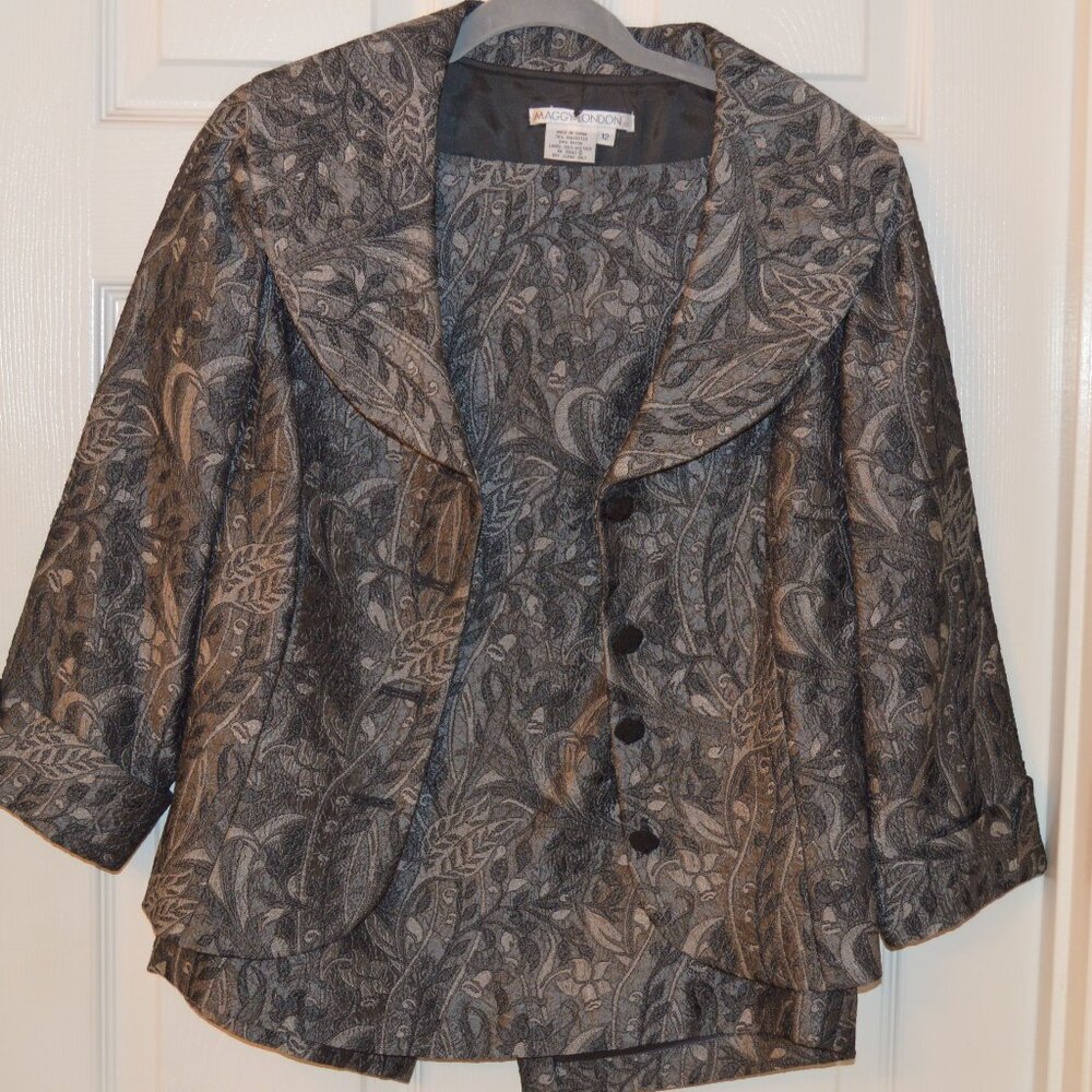 2 pc Maggy London suit